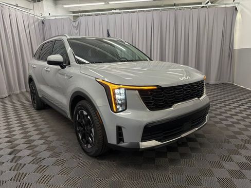 Certified 2024 Kia Sorento S w/ Panoramic Sunroof Package FWD image 6