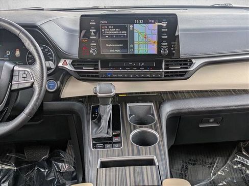 Certified 2023 Toyota Sienna Limited image 15