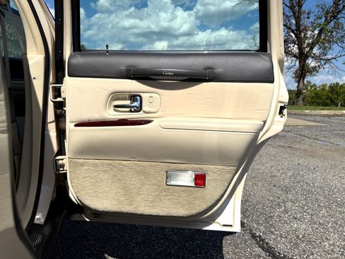 Used 1996 Lincoln Town Car Cartier image 20