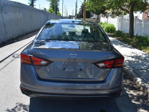 Used 2025 Nissan Altima 2.5 SV FWD image 6