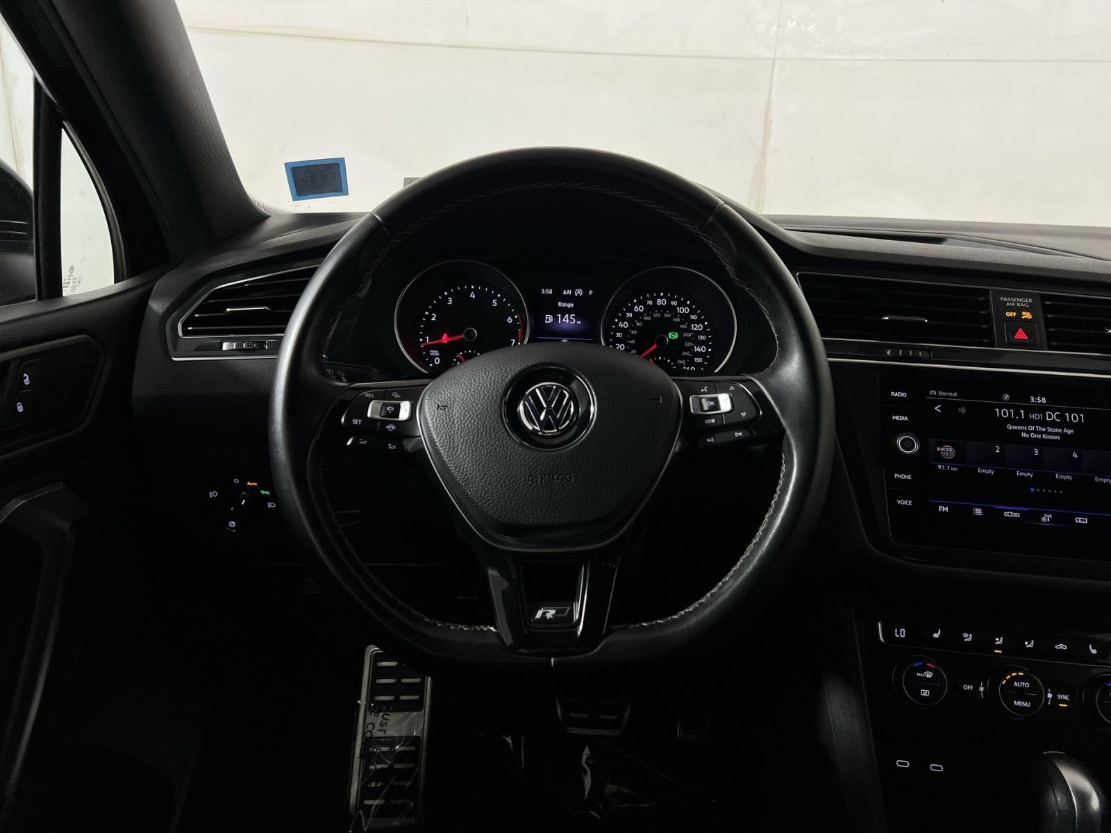 Used 2021 Volkswagen Tiguan SE R-Line AWD/4WD image 16
