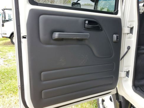 New 2025 Chevrolet Low Cab Forward image 12