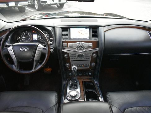 Used 2019 INFINITI QX80 Luxe image 10