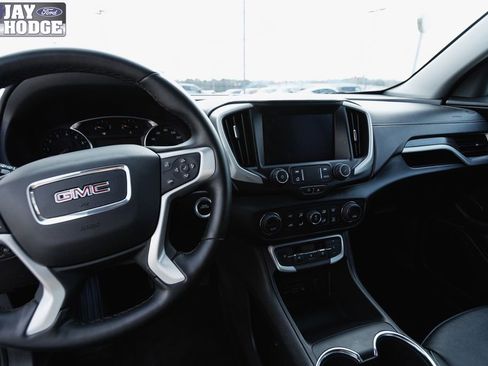 Used 2024 GMC Terrain SLT image 41