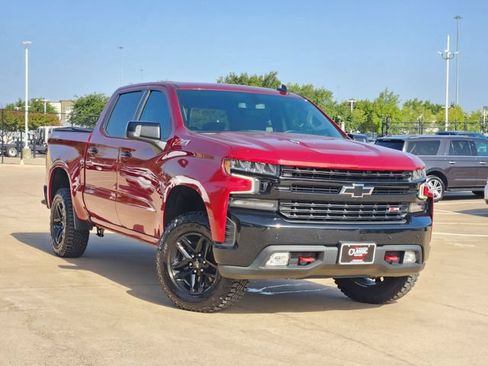Used 2021 Chevrolet Silverado 1500 LT Trail Boss w/ Convenience Package II AWD/4WD image 3