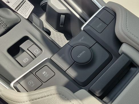 New 2026 Toyota Grand Highlander FWD image 28