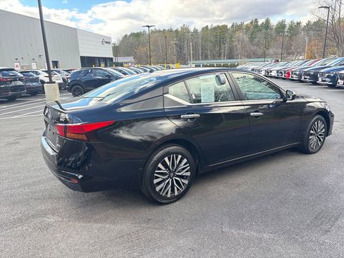 Used 2023 Nissan Altima 2.5 SV image 5