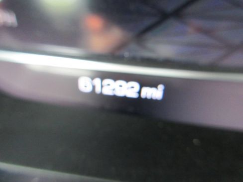 Used 2023 GMC Yukon XL SLT AWD/4WD image 35