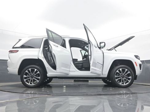 Used 2022 Jeep Grand Cherokee Overland image 66