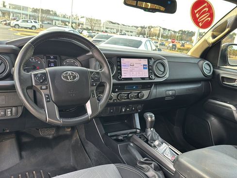Used 2021 Toyota Tacoma TRD Off-Road image 16