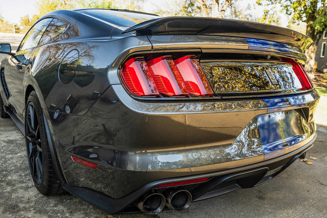 Used 2018 Ford Mustang Shelby GT350 w/ Convenience Package RWD image 80