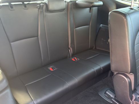 Used 2023 Toyota Highlander XLE image 36