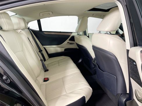 Used 2024 Lexus ES 300h Ultra Luxury w/ Accessory Package (Z1) FWD image 26