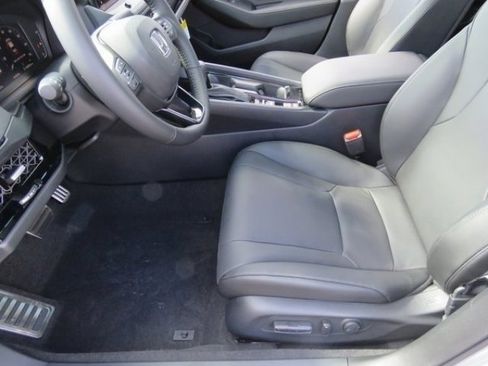 Used 2023 Honda Accord Sport image 9