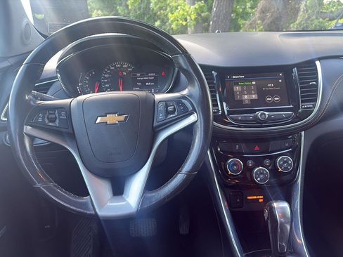 Used 2018 Chevrolet Trax Premier w/ Midnight Edition FWD image 20