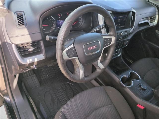 Used 2022 GMC Terrain SLE w/ LPO, Floor Liner Package FWD image 10
