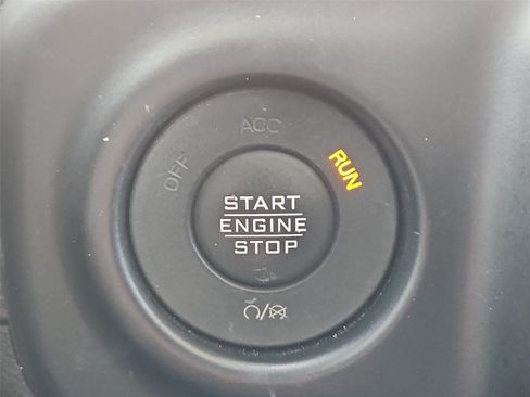 Used 2021 Jeep Wrangler Unlimited Sahara AWD/4WD image 17