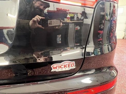 Used 2018 Porsche Cayenne Platinum Edition image 5