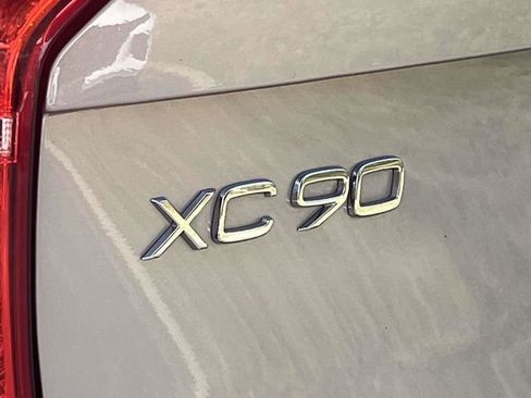 Used 2025 Volvo XC90 B5 Core image 11