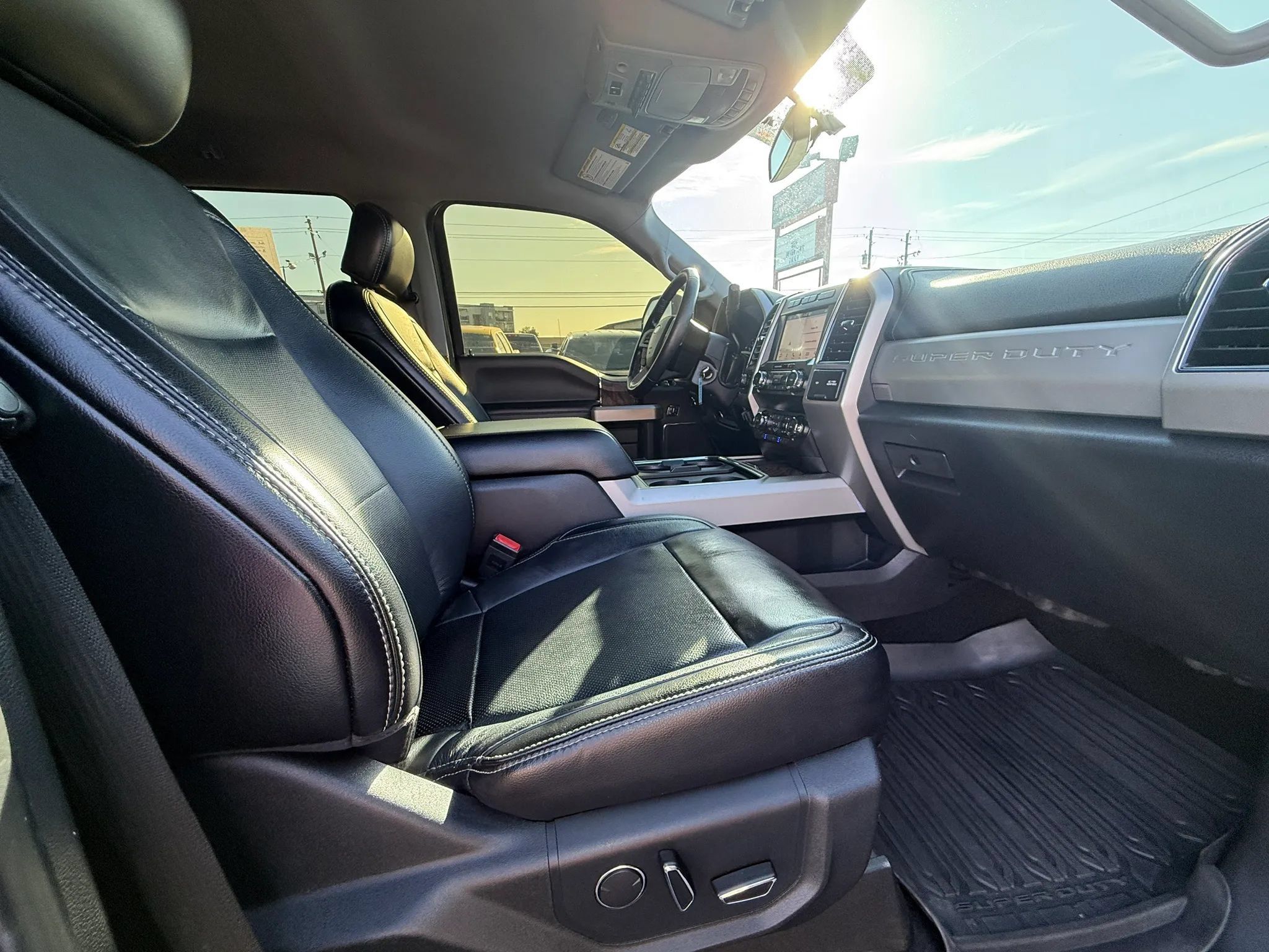 Used 2019 Ford F250 Lariat AWD/4WD image 17