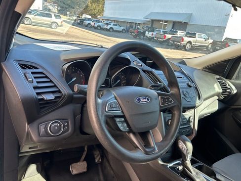 Used 2018 Ford Escape S image 8