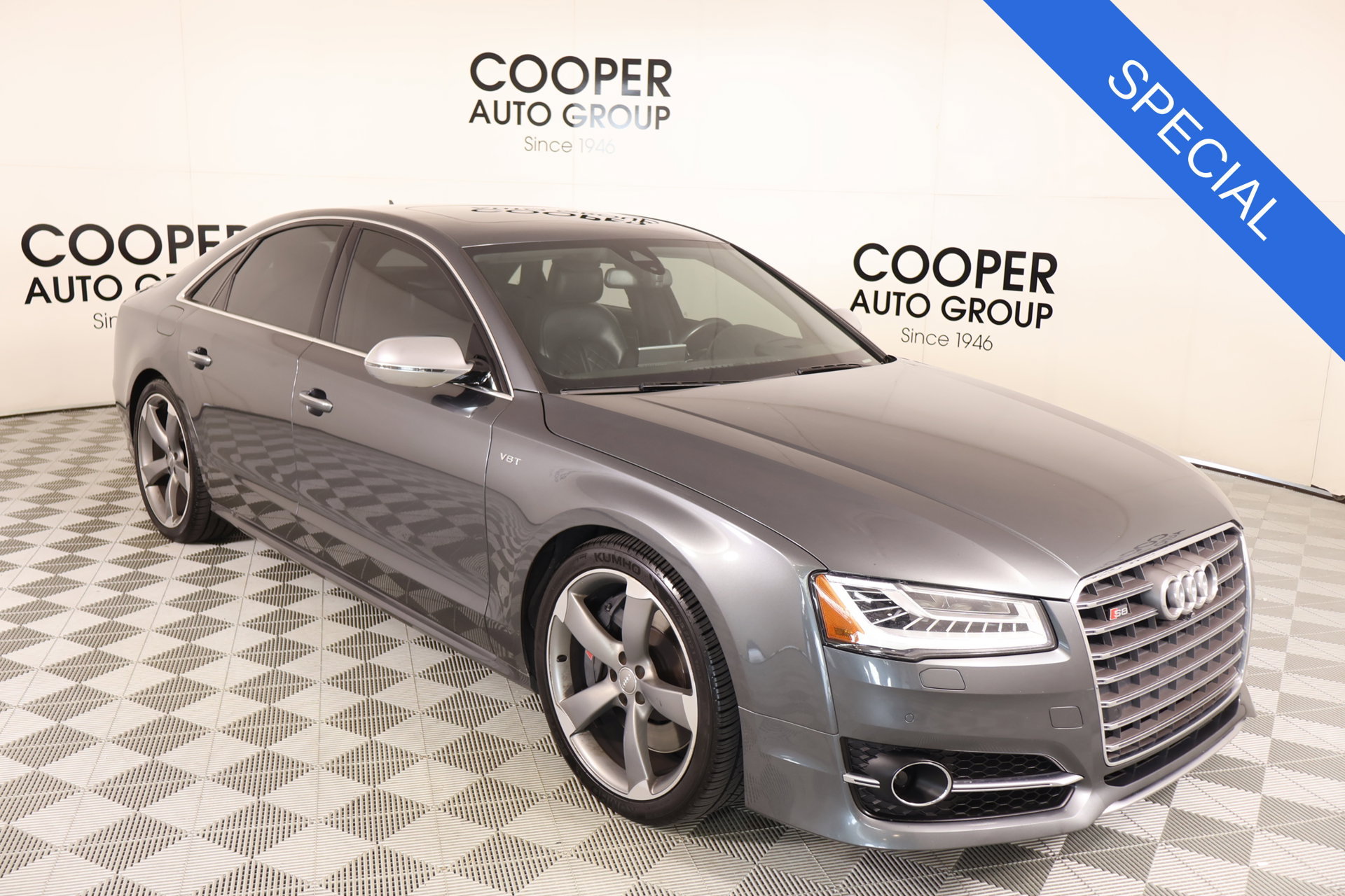 Used 2015 Audi S8 w/ S8 Driver Assistance Package AWD/4WD image 1