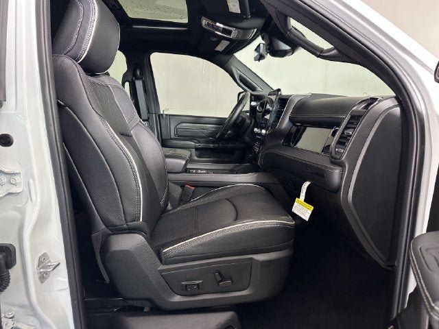 Used 2025 RAM 2500 Limited AWD/4WD image 27