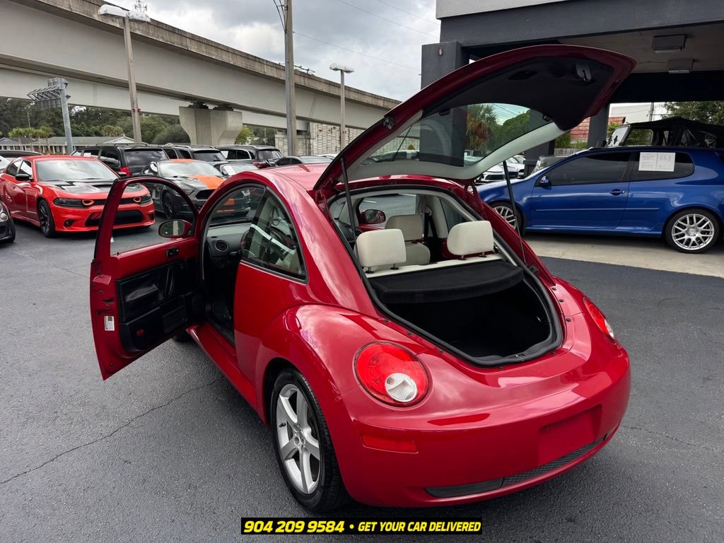 Used 2010 Volkswagen Beetle Coupe FWD image 26