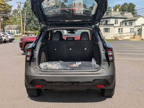 New 2025 Nissan Kicks SR w/ SR Premium Package image 39