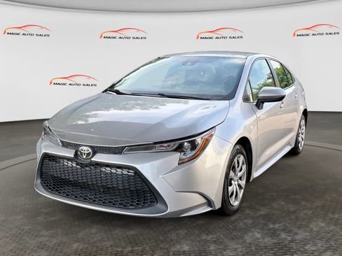 Used 2020 Toyota Corolla LE FWD image 1