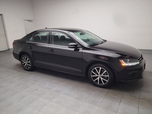 Used 2017 Volkswagen Jetta SE FWD image 11