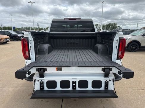 New 2026 GMC Sierra 1500 SLT AWD/4WD image 6