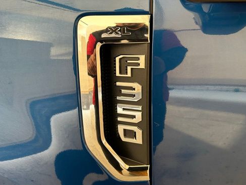 Used 2022 Ford F350 XL w/ Power Equipment Group image 12