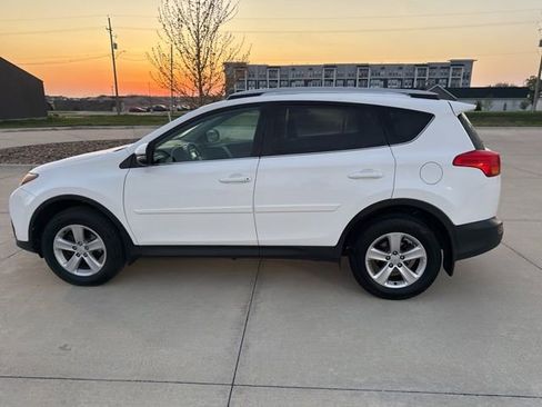 Used 2013 Toyota RAV4 XLE AWD/4WD image 6