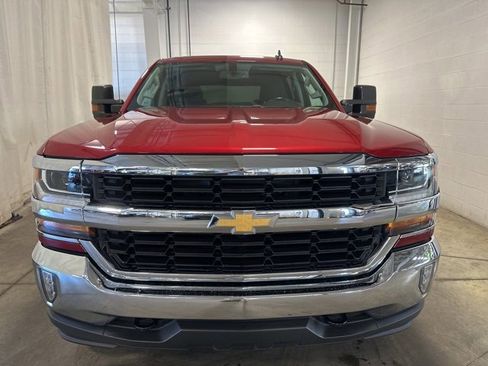 Used 2018 Chevrolet Silverado 1500 LT w/ Max Trailering Package image 2