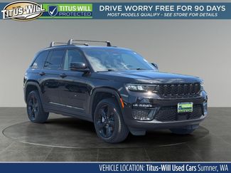 Used 2024 Jeep Grand Cherokee Limited w/ Black Appearance Package AWD/4WD video 1