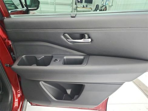 Used 2024 Nissan Pathfinder Platinum w/ Cargo Package image 44