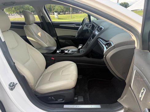 Used 2015 Ford Fusion Energi Titanium FWD image 13