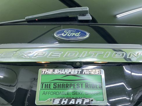 Used 2017 Ford Expedition Limited image 13