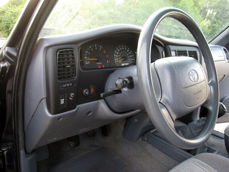Used 1999 Toyota Tacoma 4x4 Xtracab w/ SR5 Pkg image 20