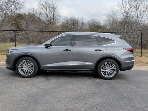 Used 2023 Acura MDX SH-AWD w/ Advance Package image 10