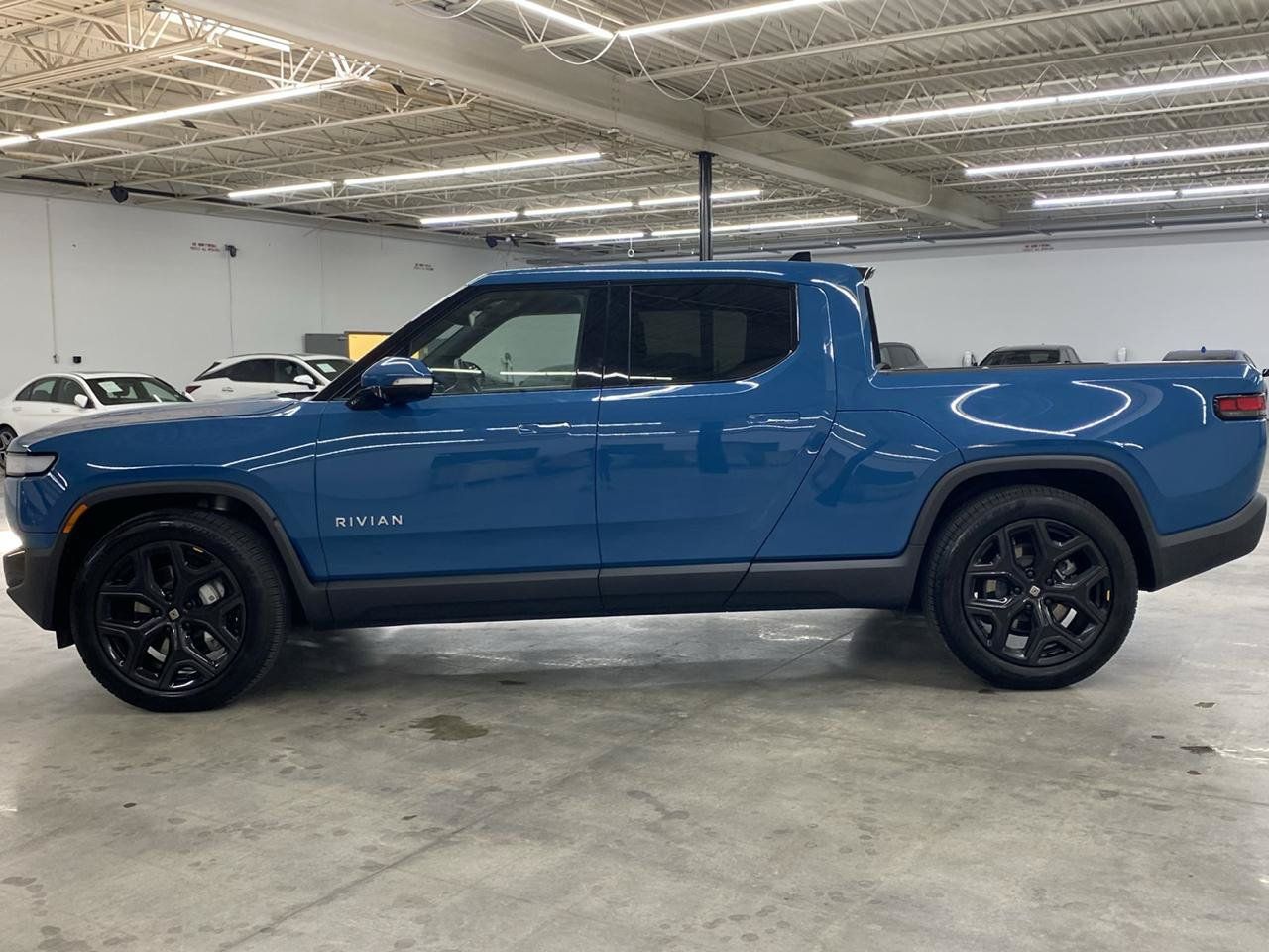 Used 2023 Rivian R1T Adventure Dual AWD/4WD image 12