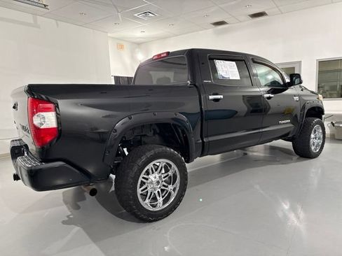 Used 2018 Toyota Tundra Limited w/ Limited Premium Package AWD/4WD image 11