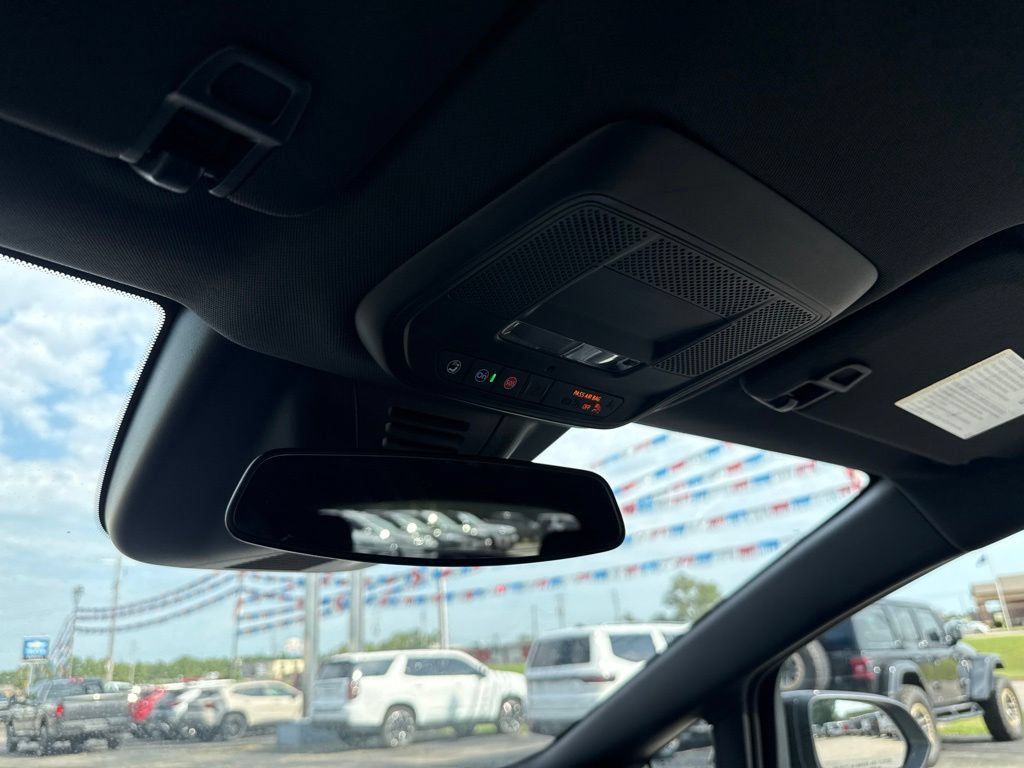 Used 2026 Chevrolet Equinox EV RS FWD image 19
