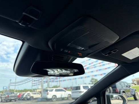 Used 2026 Chevrolet Equinox EV RS FWD image 19
