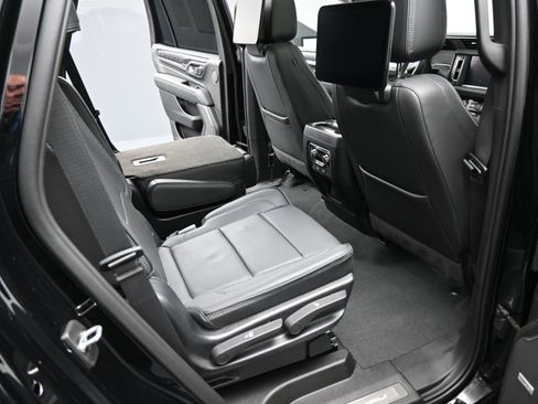 Used 2023 GMC Yukon Denali w/ Advanced Technology Package image 20