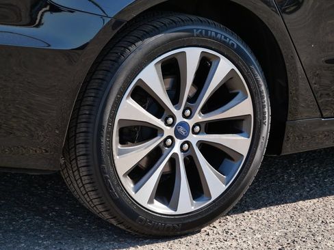 Used 2019 Ford Fusion SE AWD/4WD image 7