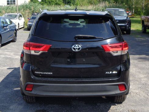 Used 2018 Toyota Highlander XLE AWD/4WD image 6