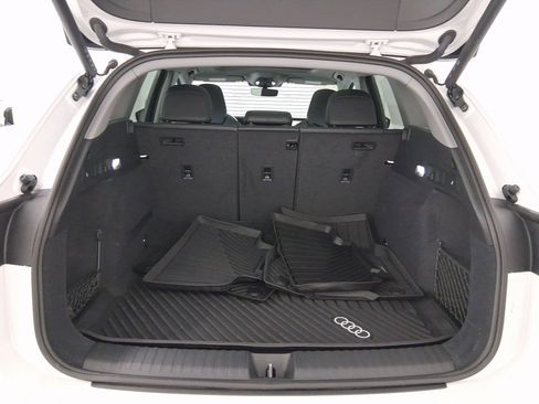 Used 2025 Audi Q6 e-tron Premium Plus image 28