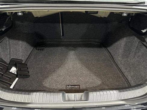 Certified 2025 Volkswagen Jetta SE image 38